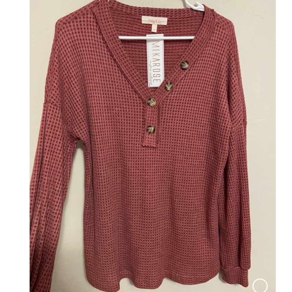 NWT BUTTONED SWEATER